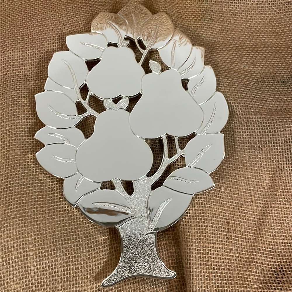 Vintage pear trivet new in box W.M Rogers